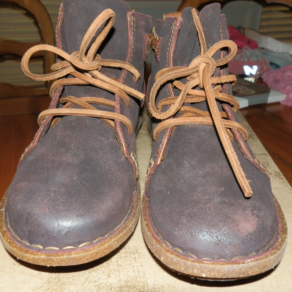 Born Temple bootie NIB burgundy